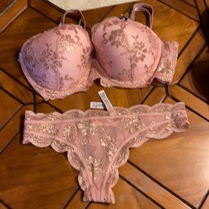 New! Victoria’s Secret 34DD bra and small panty